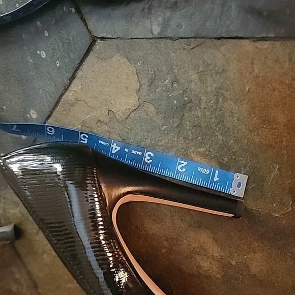 Calvin Klein Kendall platform heels. Size: 7 - Picture 7 of 9